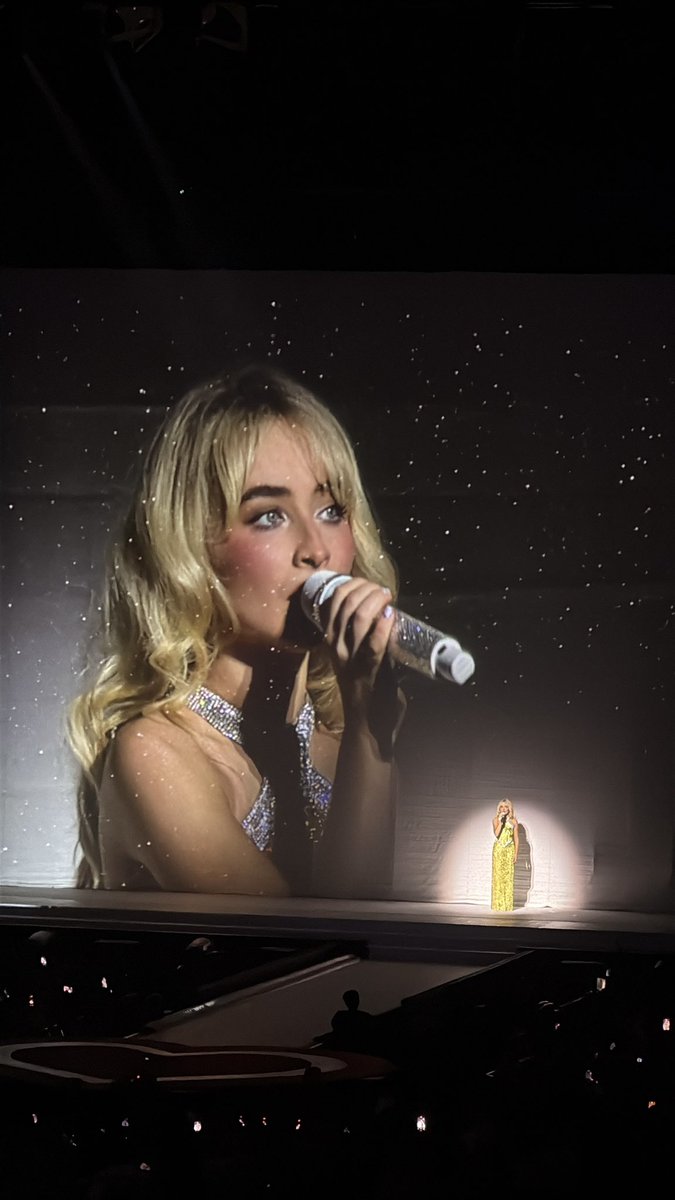 Luke94's tweet image. Wow @SabrinaAnnLynn 🔥❤️