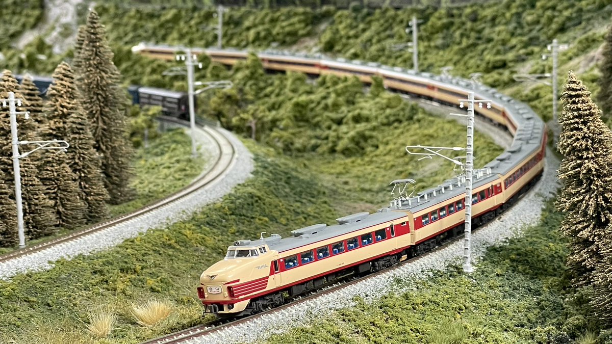 東京・はなれ3階】本日ご来店のお客様③ 489系 特急白山 ※ 15番線使用