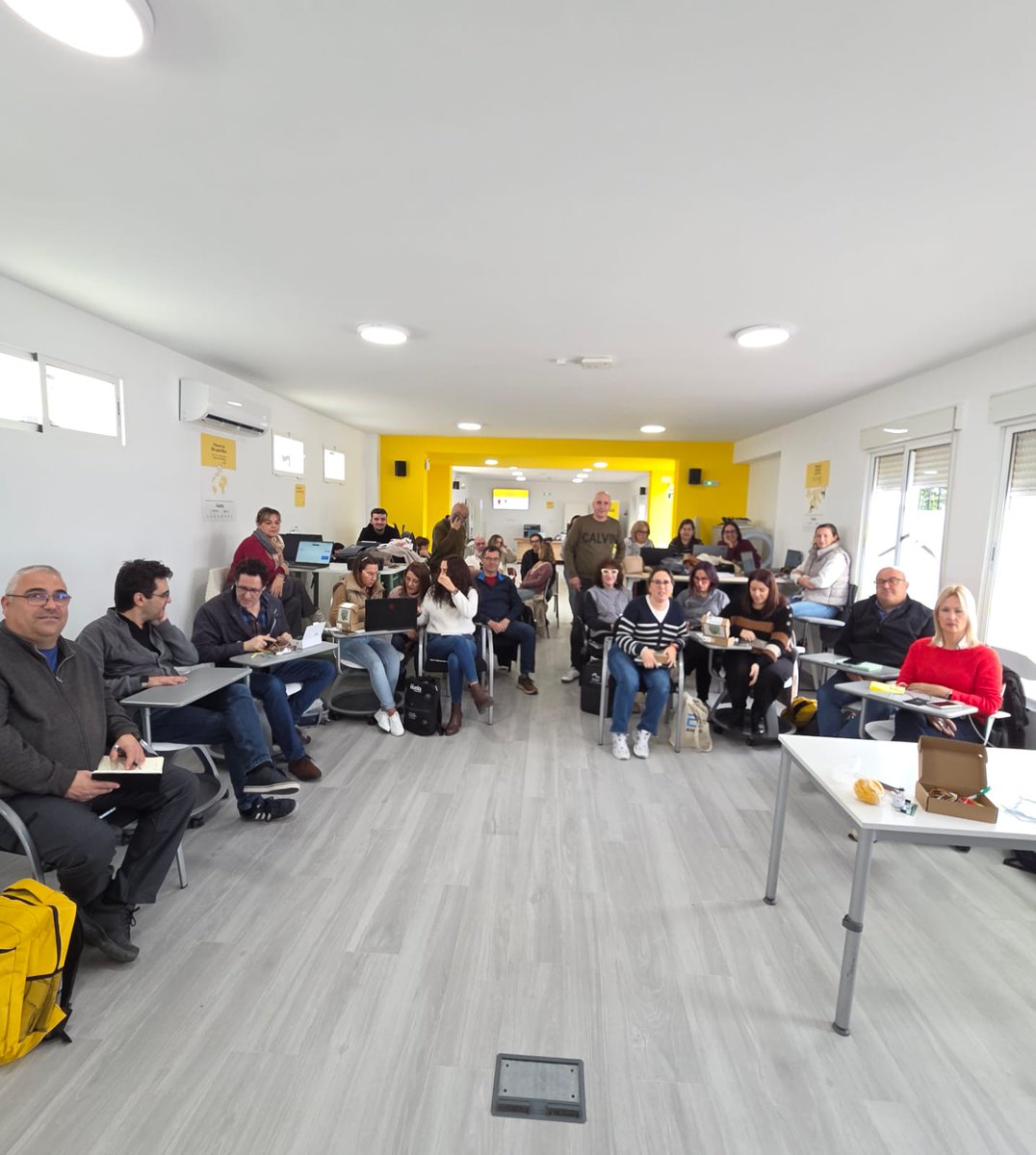 Hoy martes MARTES 18 DE NOVIEMBRE 2° día de TALLER TEÓRICO-PRÁCTICO FASE V modernización Puntos Vuela
en PUNTO VUELA COLMENAR <a href="/seguidores/">seguidores</a>