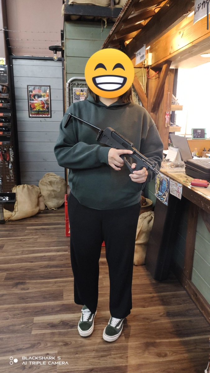 WESTSIDE_army's tweet image. ご購入ありがとうございます♪
□MODIFY PP-2000 CO2

ご購入後早速試射されました！
『超楽しい!!』

マニアックな銃がお好きなようで、
見た瞬間惹かれたそうです

ご購入&amp;amp;撮影ご協力
ありがとうございました
#サバゲー #MODIFY #WESTSIDE #CO2