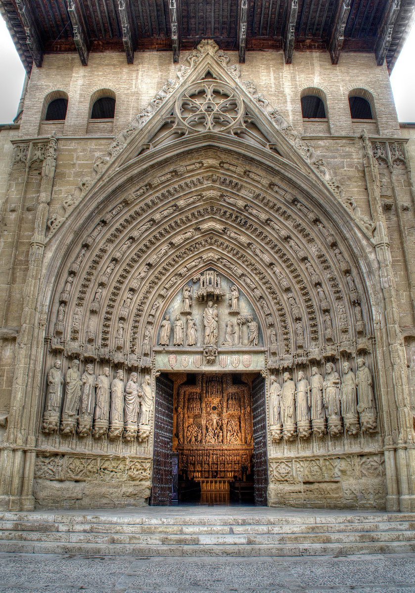 RMedievo's tweet image. Santa Iglesia Catedral de la Transfiguración del Señor de Huesca.