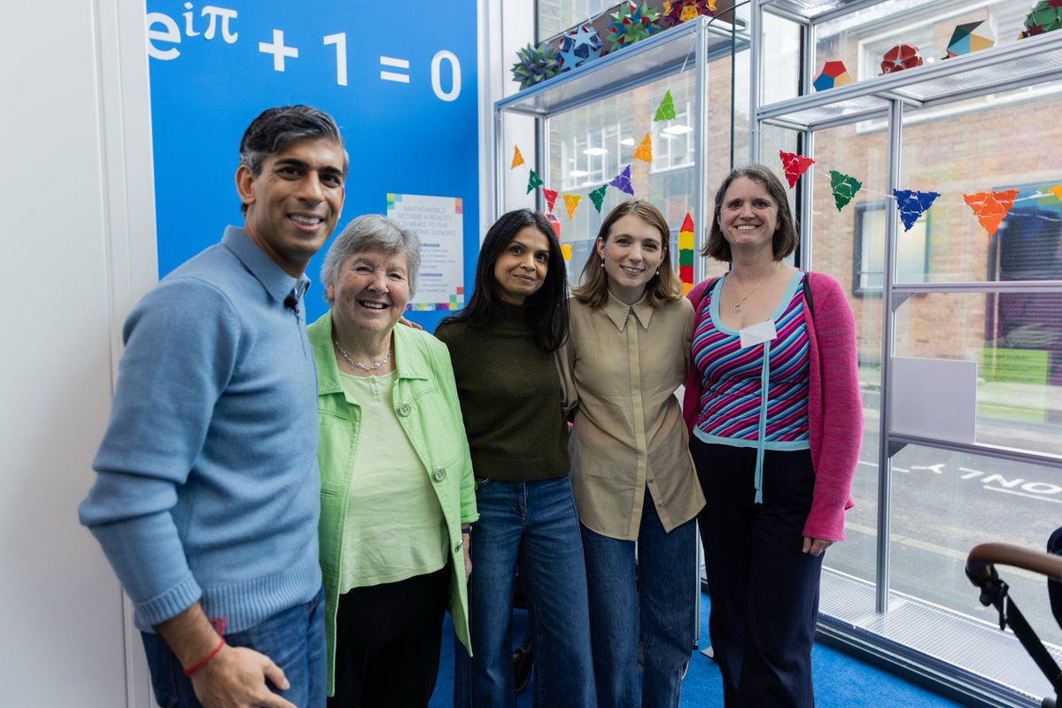 richmondproj's tweet image. It’s Maths Week England! 🎉

To celebrate, we spent time at MathsWorld, exploring how numbers connect everything from puzzles and patterns to engineering, music, movement and design.

We’re delighted to be supporting initiatives like these here at The Richmond Project.