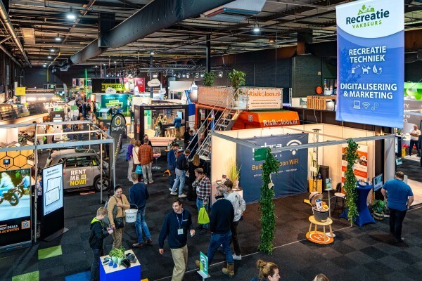 Recreatie Vakbeurs inspireerde met mega-editie die groots uitpakte. Bezoekers waardeerden de vakbeurs met een 8,5 en noemden het “de meest complete vakbeurs voor de recreatiebranche van Europa.” Lees het bericht op rvk.nl