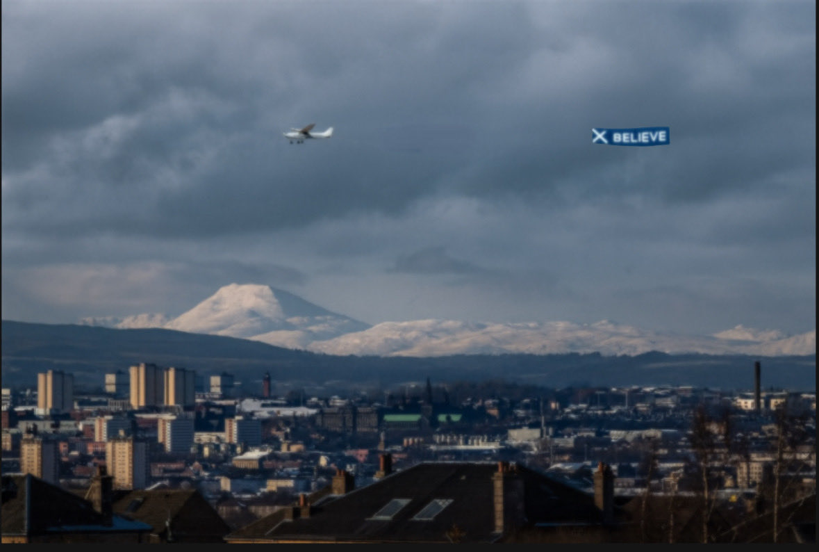 Spotted Flying Over Glasgow not long ago cmon Scotland 🏴󠁧󠁢󠁳󠁣󠁴󠁿🏴󠁧󠁢󠁳󠁣󠁴󠁿🏴󠁧󠁢󠁳󠁣󠁴󠁿