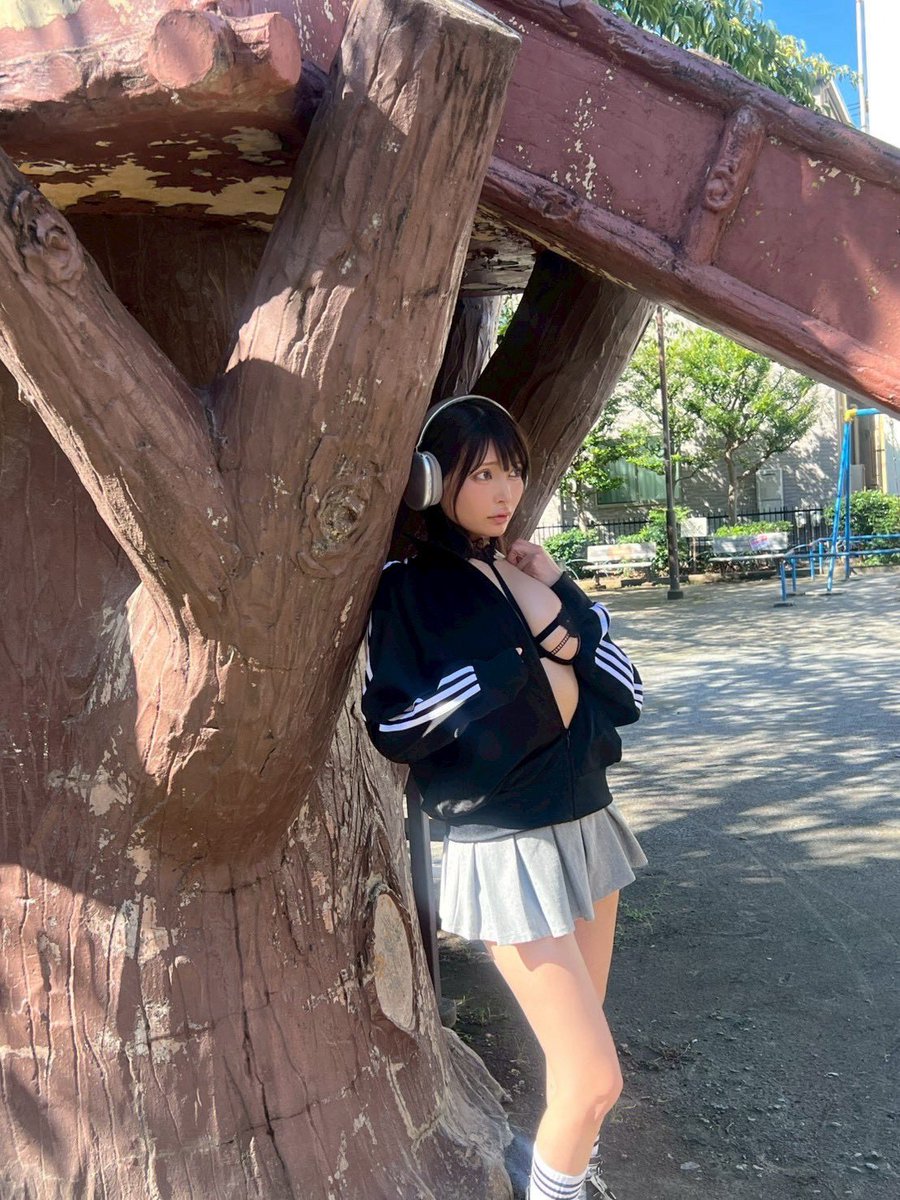 どちらがより好きだったか、是非販売後は感想を聞かせてください！

#ふれあ
#ふれあは究極の美ふりるは圧倒的キュートのイメージです🤍

👗🎀🫧
🪡ふれあ、
x.gd/8p1Zi
🪡ふりる。
x.gd/cCXLR