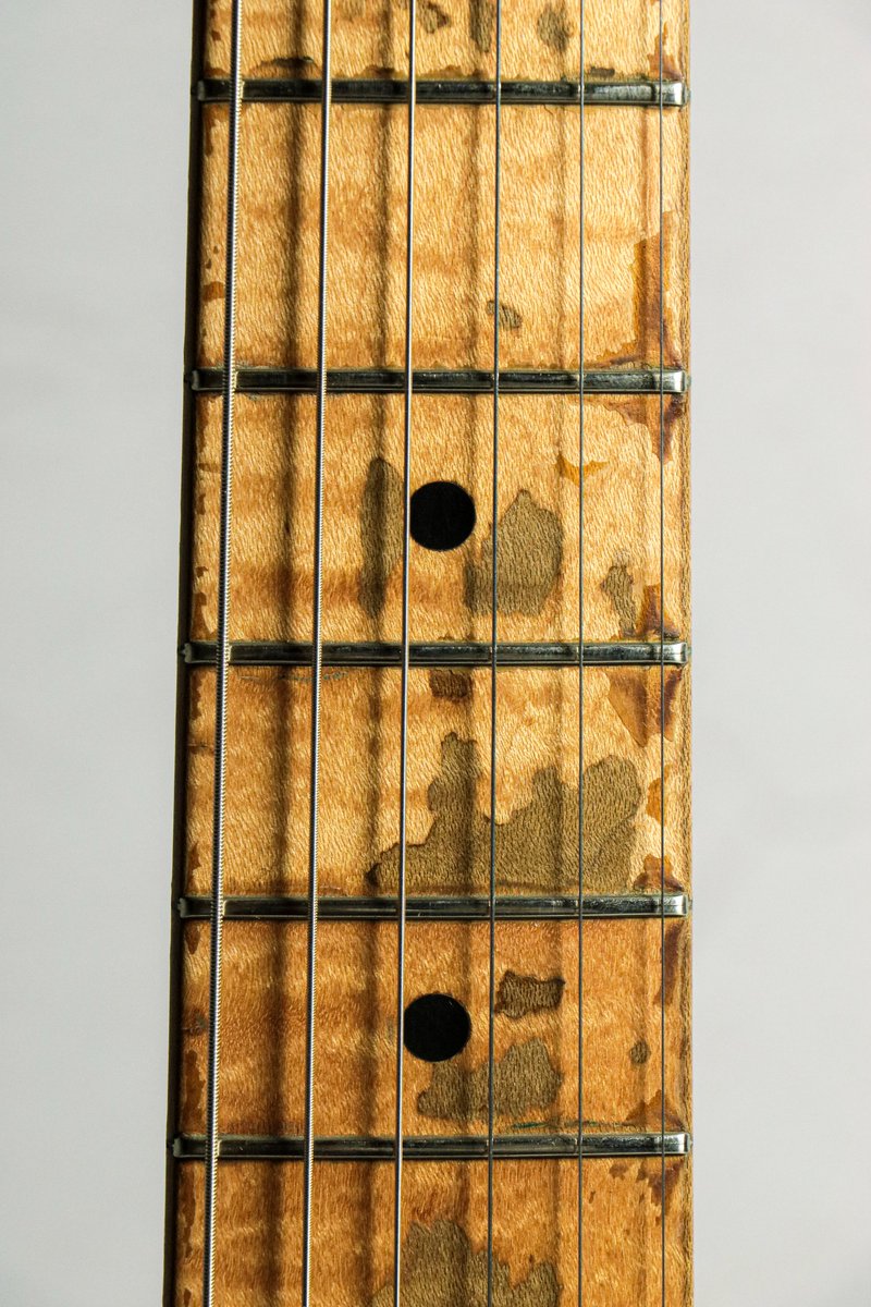 1484nagoya's tweet photo. 【フェンダージャパン最高峰】
USED　#Fender MIJ / #ST54-135 CUSTOM MADE EXTRAD
厳選されたマテリアルを使用したEXTRADシリーズが入荷!美しくも妖しい雰囲気を醸し出しています!
LaceSensorピックアップがチョイスされており、非常にユニークな一本です!
https://t.co/oyKutMwtDZ
#ギター #名古屋栄 https://t.co/u0rB7h31YE