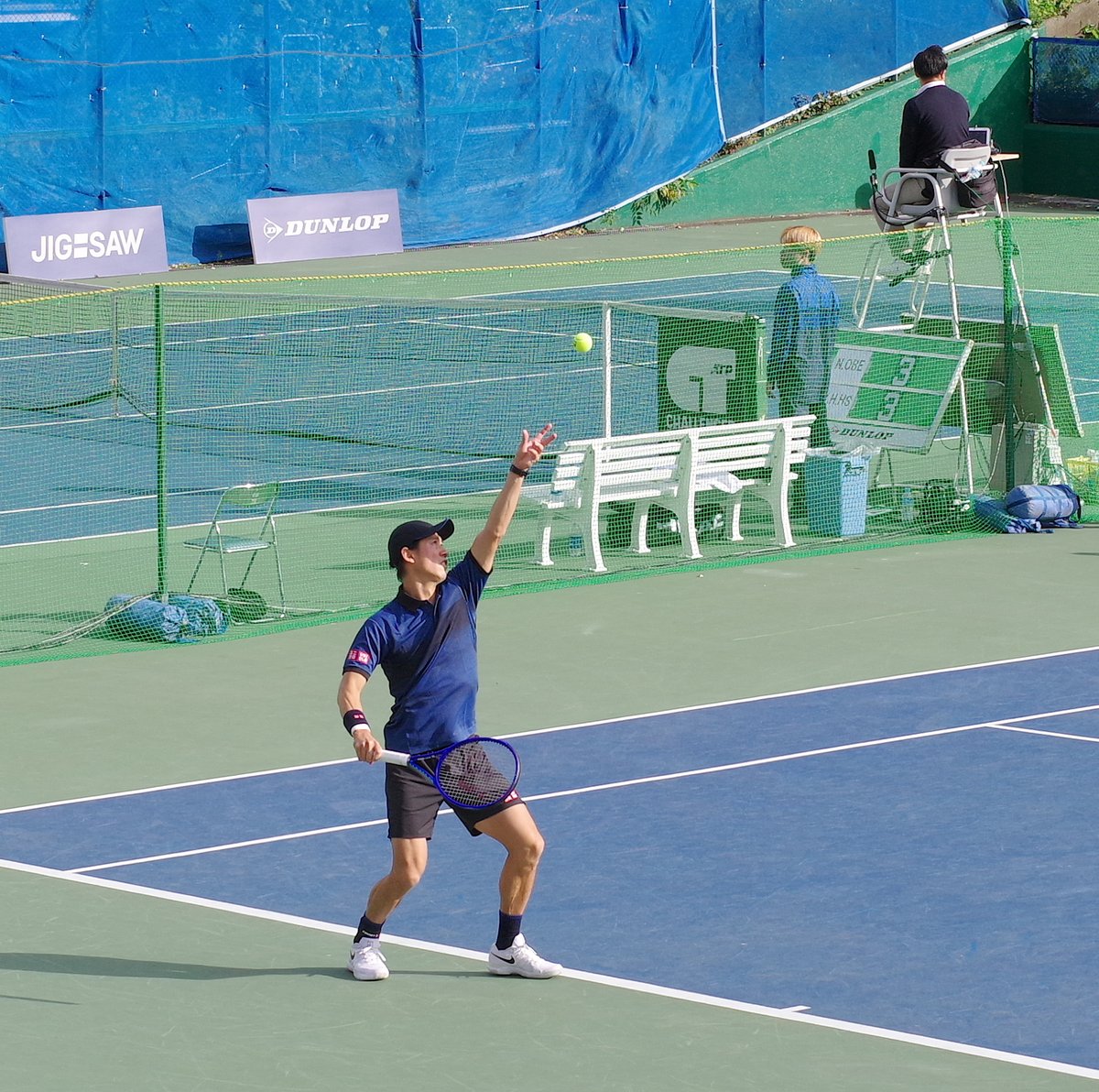 横浜慶應チャレンジャー Round32、まさか日本で、うちの近所で^^、錦織圭選手のテニスを観られるなんて…

ウィナーを打つときの、彼の独特の「ぁぅぅん！」という息づかいも間近で聞こえて感激

トスアップも美しく、たぶんこの試合、一生忘れない😭
#横浜慶應チャレンジャー #錦織圭