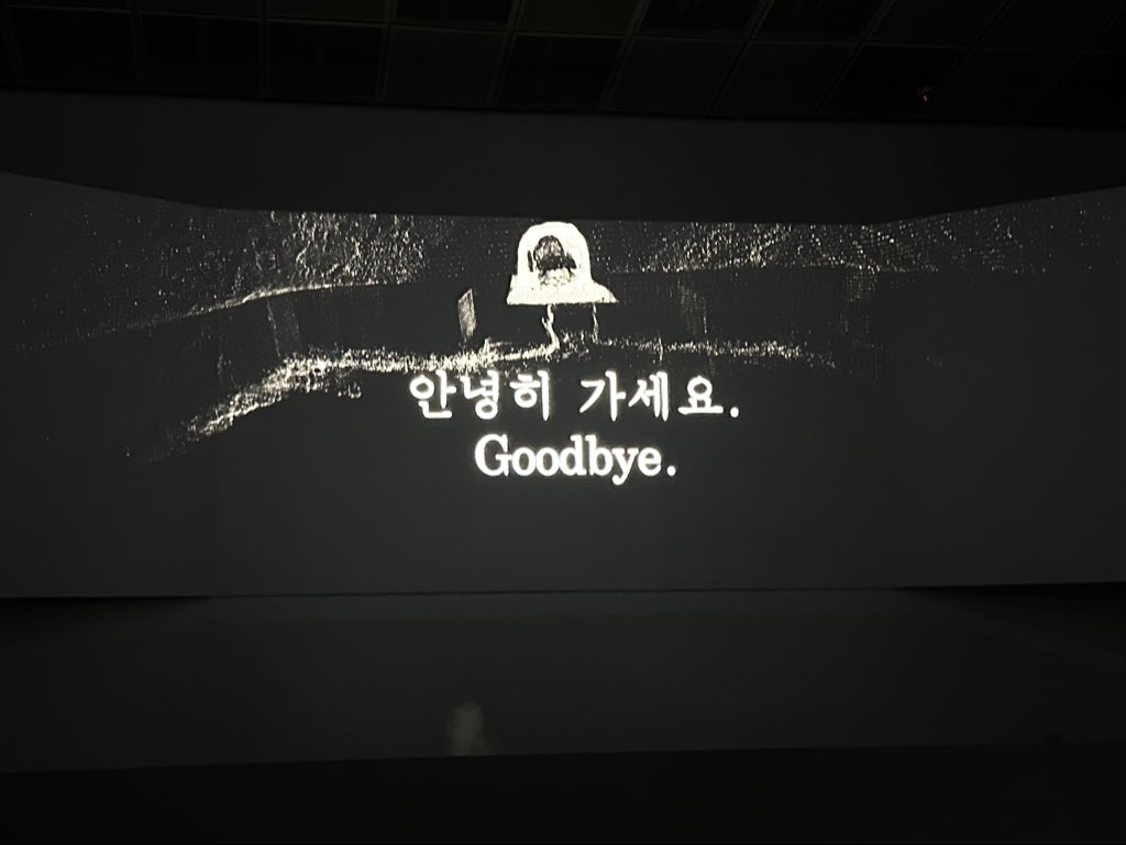 b_oooookiee's tweet image. 국현미 올작상 보고왔는데
임영주 작가님 작업 진쩌 너무너무너무… 좋았다
미디어 작업물 오래 못보는 병 있는데
한 30분동안 자리에서 못 떠남