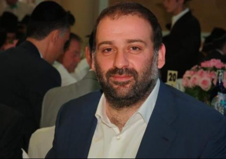 EurekaNews10's tweet image. 🇺🇦 ¿Quien es MINDICH, llamado la billetera de Zelenski?

Información que no todos conocen. En el contexto de lo que dice el oligarca que apoyó a Zelenski para llegar al poder Kolomoisky, sobre Mindich (y él sabe bien de lo que habla), me gustaría contar esta pequeña historia.…