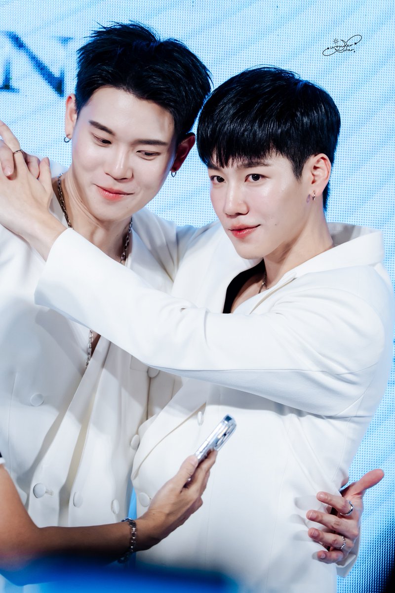 VVonder_War's tweet image. ☾𖤓

                           จิกกล้องแตกไม่สนบรีฟละ 😂

                                                 ∞

151125

Yin Anan W.Wanarat
@yinyin_anw ; @warwanarat
#yinyin_anw ; #warwanarat ; #หยิ่นวอร์ 

#wonderpic_YW