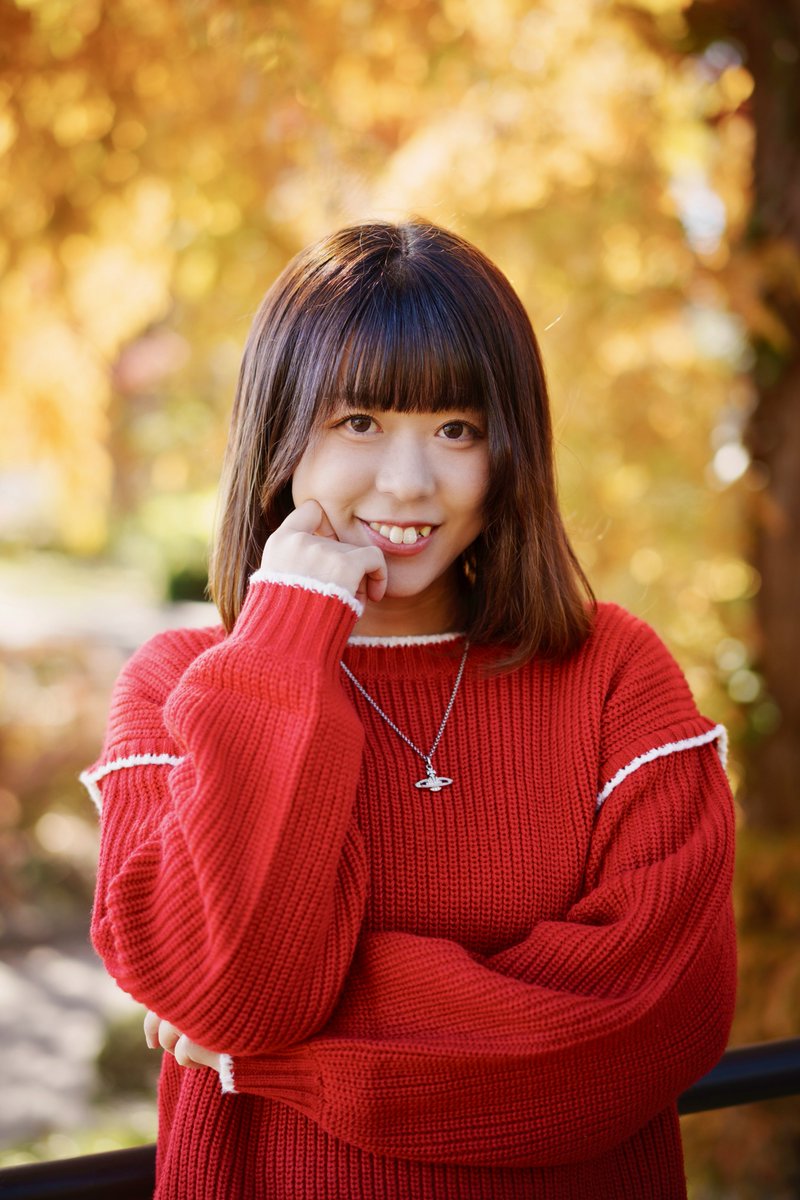 comonor11's tweet photo. 紅葉にぎりぎり間に合った感じでした🍁
モデル： #みい さん（@3i_karaage )
#shootingsendai https://t.co/TNXS5fA7zd