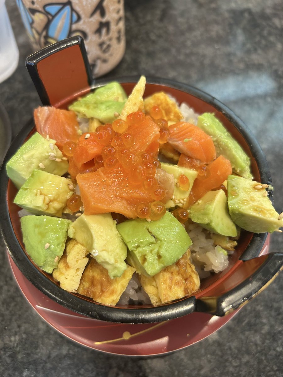 knmmjsn's tweet photo. アボカ丼、まじでここの寿司屋のメニューの中で1番美味い https://t.co/NEtRywl5pD