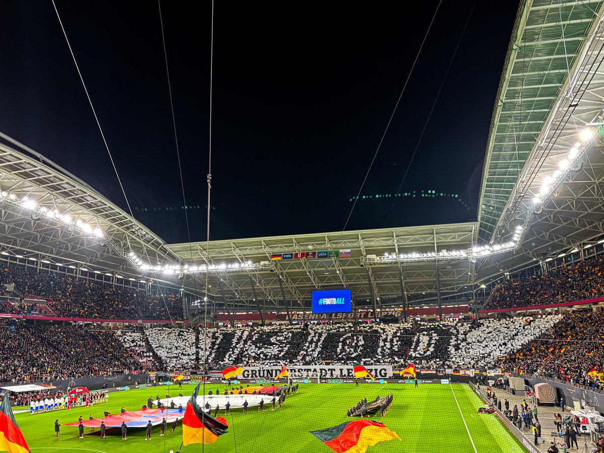 lenawschr's tweet photo. ⚽️Deutschland-Slowakei 
🥅6:0
👥40.120 https://t.co/NY2NefLutP