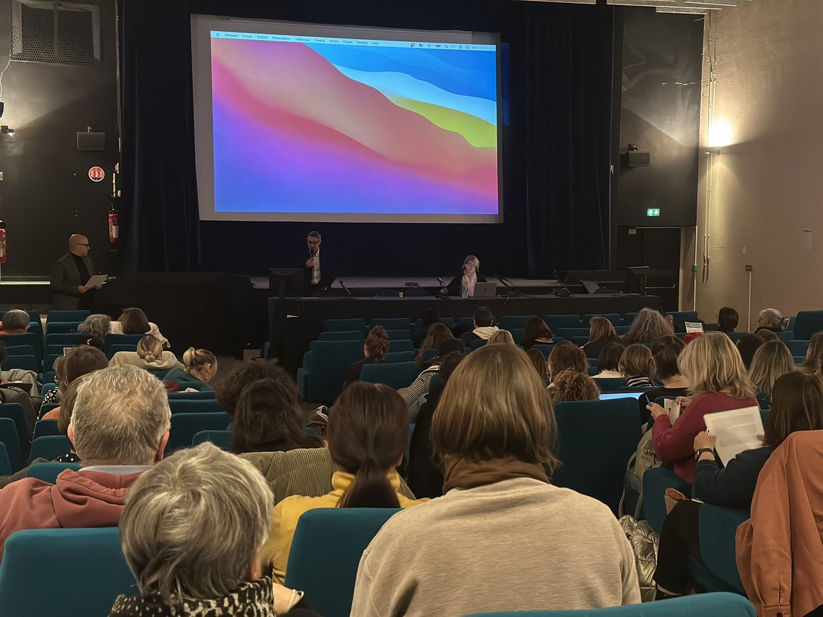 🎓 Ouverture de la Journée régionale de prévention et promotion de la santé : “Comprendre la prostitution des mineur·e·s pour mieux accompagner”.
Organisée par l'<a href="/ARS_CVDL/">ARS Centre-Val de Loire</a>, la <a href="/RCValdeLoire/">Région Centre-Val de Loire</a> avec la <a href="/fraps_centre/">FRAPS Centre-Val de Loire</a> , <a href="/ac_orleanstours/">Académie d'Orléans-Tours</a> et la DRAAF.
Intervention de <a href="/Laval_P/">Pascal Laval</a>, Canopé.