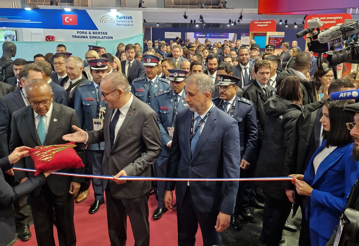 Milipol_Paris's tweet image. 🎉 Milipol Paris 2025 is officially open! 🤩🤗

From cutting-edge technologies and Special force demonstrations to high-level conferences and international networking opportunities, this year’s edition promises an exceptional programme!

Join us 👉 tinyurl.com/32mynbvy