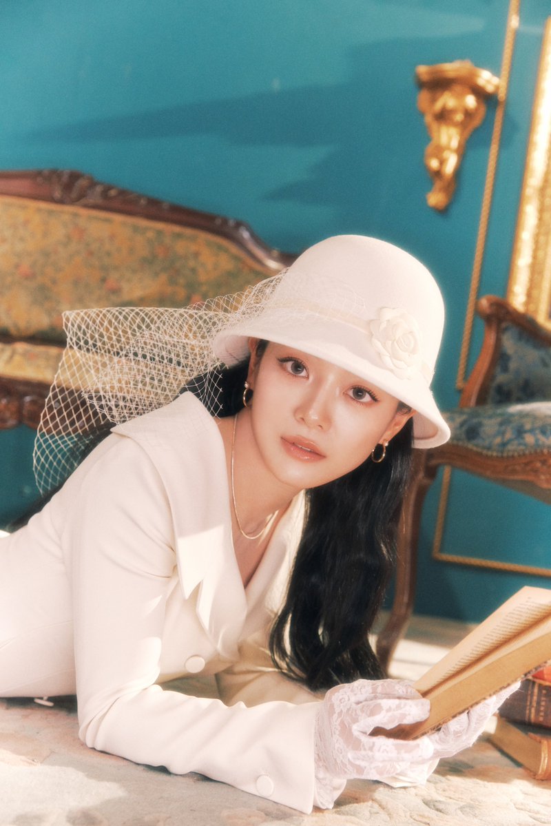 playjellyfish's tweet image. KIM SEJEONG 2026 Season’s Greetings
[Velvet REVERIE]
CONCEPT PHOTO

🪞PRE-ORDER
25.11.20 (THU) 14:00 - 11.30 (SUN) 23:59 (KST)

#김세정 #KIMSEJEONG
#세정 #SEJEONG
#김세정시즌그리팅 #VelvetREVERIE 
#KimsejeongSeasonsGreetings
#PLAYJELLY #플레이젤리 #EVERLINE #에버라인