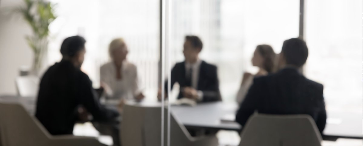 CyCPortugal's tweet image. O mercado empresarial português iniciou o quarto trimestre de 2025 com sinais mistos segundo dados da #Iberinform. O número de empresas insolventes registou um incremento de 3,2% face ao mesmo período do ano anterior. ow.ly/gLhc50XrFEE