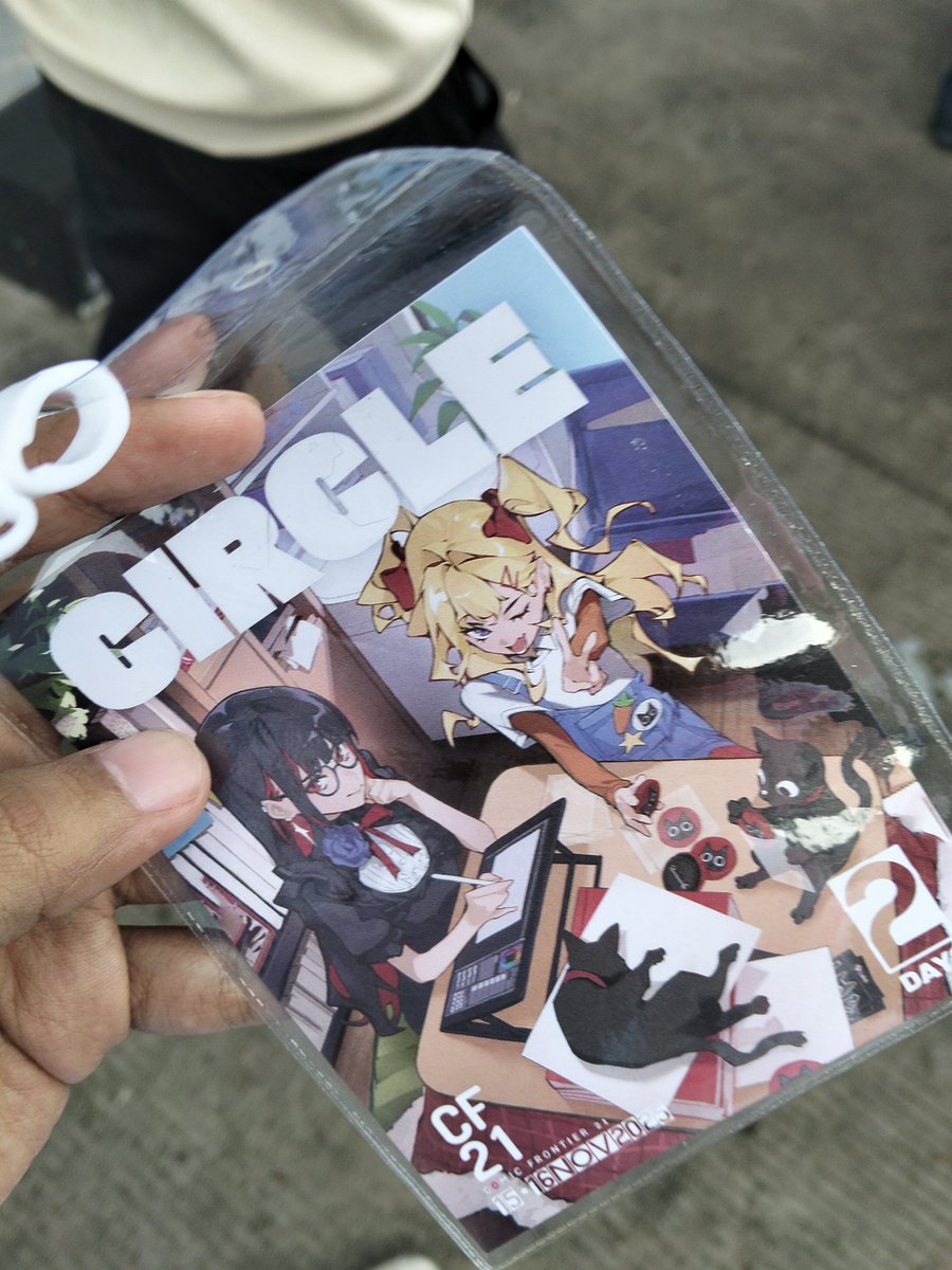 akshmrt13's tweet image. Lastly Otsu Piyoru, makasih udah dikasih kesempatan buat ngebantu2 jaga booth, it was an amazing experience, aku Bener2 belajar banyak. Thanks for the opportunity once again maaf klo misalkan aku ada kurang, semoga ga nyesel ngajak2 aku wkwkw