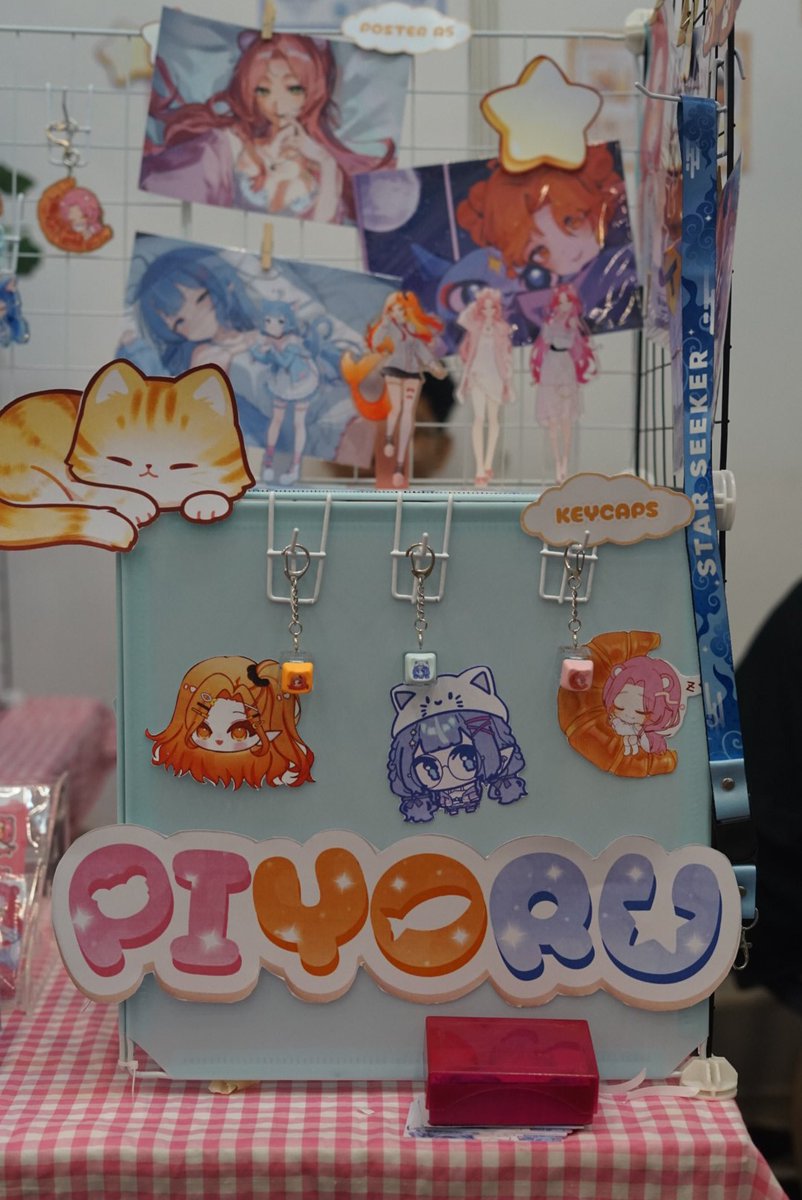 akshmrt13's tweet image. Lastly Otsu Piyoru, makasih udah dikasih kesempatan buat ngebantu2 jaga booth, it was an amazing experience, aku Bener2 belajar banyak. Thanks for the opportunity once again maaf klo misalkan aku ada kurang, semoga ga nyesel ngajak2 aku wkwkw