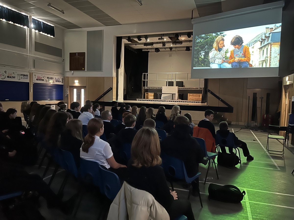 KilwAcadLangLit's tweet photo. S1 French Film Festival
Some lucky S1 @Kilwinning_Acad enjoyed watching a film in French ( and some popcorn) : Belle et Sébastien 
Merci @FrFilmFestUK https://t.co/AsN07gbWwV