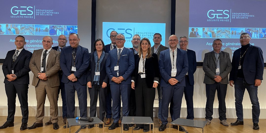 blog83629's tweet image. Le GES reconduit son conseil d’administration et mise sur la continuité. La profession affiche une volonté d’unité pour défendre ses entreprises et renforcer sa place dans le dialogue social et institutionnel.🛡️🤝📣 

#SecuritePrivee #SSIAP #CNAPS #Sureté #SécuritéIncendie #IO…