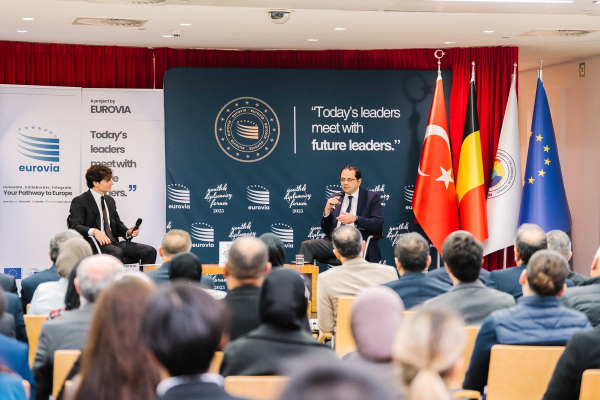 arioguzhanb's tweet image. “Youth &amp;amp; Diplomacy Forum&quot; Brussels 2025

Eurovia gathered the youth with ambassadors, MPs and leaders to shape their future, thus Europe’s future.

We extend our sincere gratitude to Their Excellencies @frkkymkc and @gbtantekin_mfa for their valuable presence and insights.