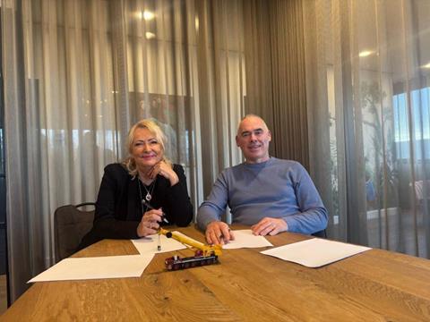 HeavyLiftPFI's tweet image. Mammoet agrees RKB deal

bit.ly/4r1N1id
 
#heavylift #projectcargo #projectlogistics #projectforwarding #logistics