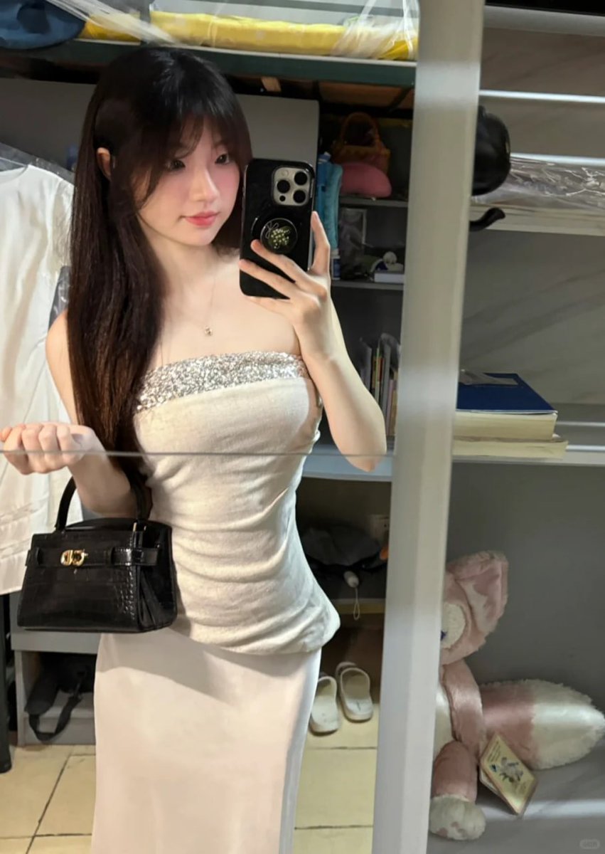 Oyster_TvT's tweet image. 我的学历真的没有水分啊！不信你们插一下！
#反差 #女神