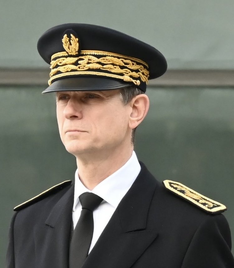 Dans ce contexte ultra sensible, je souhaite pleine réussite à Jacques Witkowski, nouveau préfet des Bouches-du-Rhône et de la région Provence-Alpes-Côte d’Azur. 🇫🇷

Officier supérieur de la gendarmerie et haut fonctionnaire aguerri, j’ai confiance en sa capacité à intensifier la