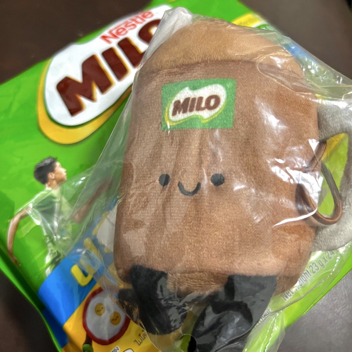 3MEXYOACT's tweet image. ได้ต้าวปีกปิ๊กมาหนึ่ง แพ้ความน่ารักจะบ้า! น้องเป็นตุ๊กตาตัวน้อยนุ่มนิ่มม มีกระเป๋าถุงผ้ามาในตัวด้วย ประโยชน์สุดด! สายจุ่มอย่างเราต้องพากลับบ้าน 😆💗