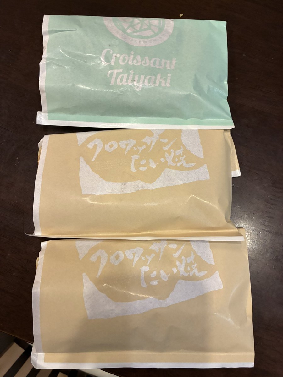 1030nAkihiro's tweet image. 今日は18銀だこたこ焼2舟とクロワッサンたい焼3匹安納芋1匹とカスタード2匹買った
#銀だこ 
#スタンプ2倍 
#たこ焼 
#クロワッサンたい焼 
#安納芋