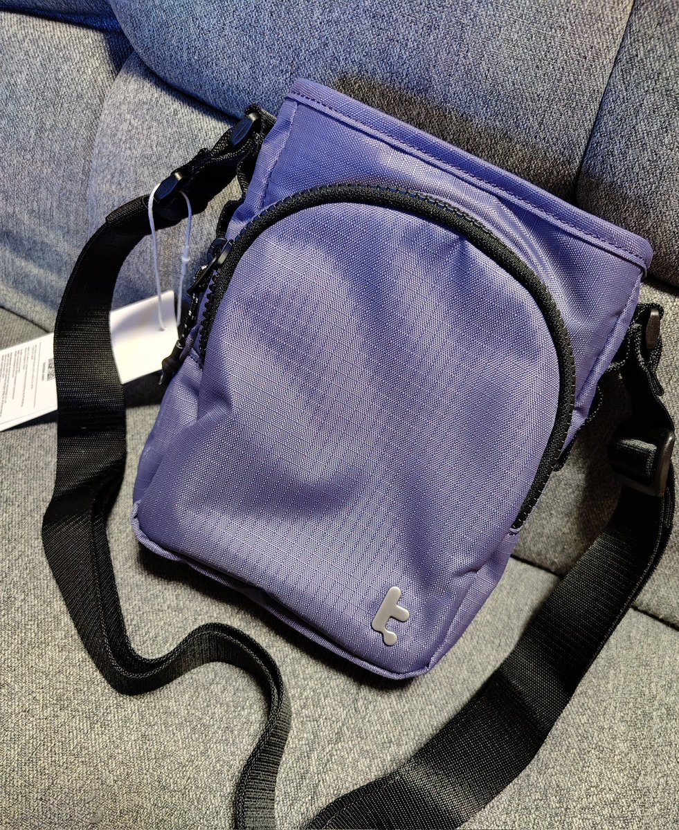 WhiteKuma0079's tweet image. tomtoc様より
GameOn-G50 Switch 2 遊びポーチ
頂きました✨ありがとうございます！
普段持ち歩きたいものは全て入りましたし
巾着部分を引き出せばSwitch2ケースもすっぽり収まります👍
街歩きで活躍してくれそうです
私のtomtoc愛伝われ〜♥️
#tomtoc