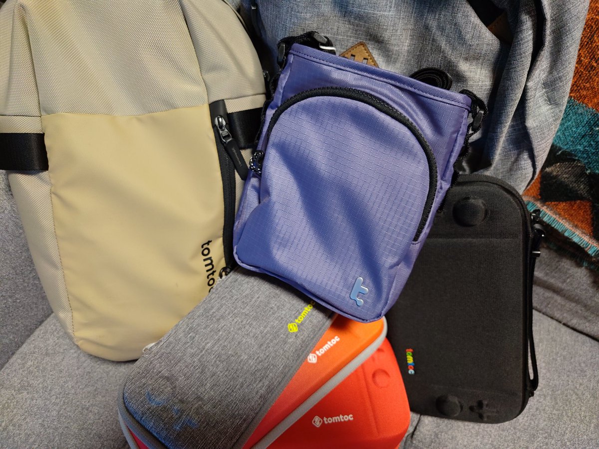 WhiteKuma0079's tweet image. tomtoc様より
GameOn-G50 Switch 2 遊びポーチ
頂きました✨ありがとうございます！
普段持ち歩きたいものは全て入りましたし
巾着部分を引き出せばSwitch2ケースもすっぽり収まります👍
街歩きで活躍してくれそうです
私のtomtoc愛伝われ〜♥️
#tomtoc