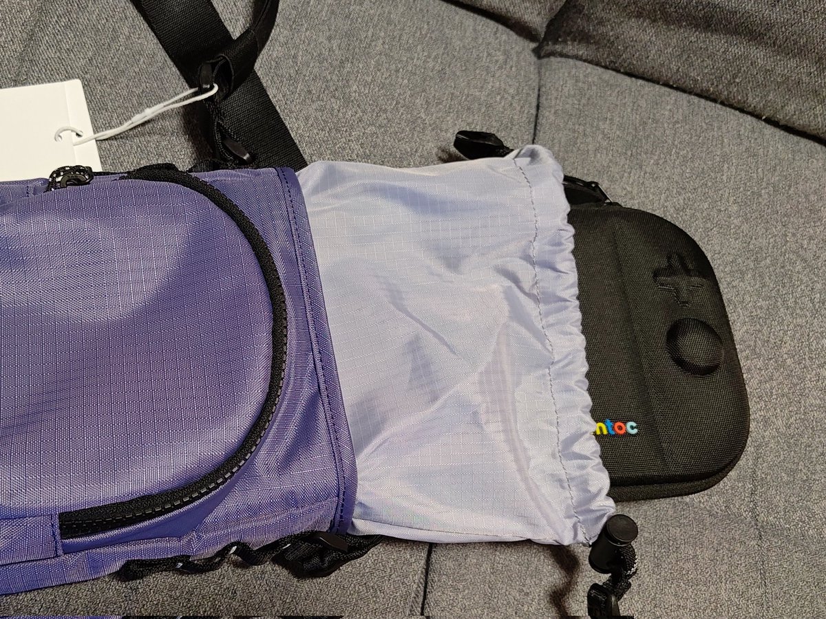 WhiteKuma0079's tweet image. tomtoc様より
GameOn-G50 Switch 2 遊びポーチ
頂きました✨ありがとうございます！
普段持ち歩きたいものは全て入りましたし
巾着部分を引き出せばSwitch2ケースもすっぽり収まります👍
街歩きで活躍してくれそうです
私のtomtoc愛伝われ〜♥️
#tomtoc