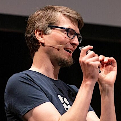 DOAGeV's tweet image. #LowCodeCreator, die erste 🤩 Die Premiere der #LowCode und #NoCode Konferenz der DOAG hat gleich zwei Hochkaräter in den heutigen Keynotes zu bieten: &quot;Mr. APEX&quot; Michael Hichwa um 11:00 und Bernd Rücker von Camunda um 17:00 Uhr.

Das Programm ➡️ scomp.ly/LCC2025AGENDA