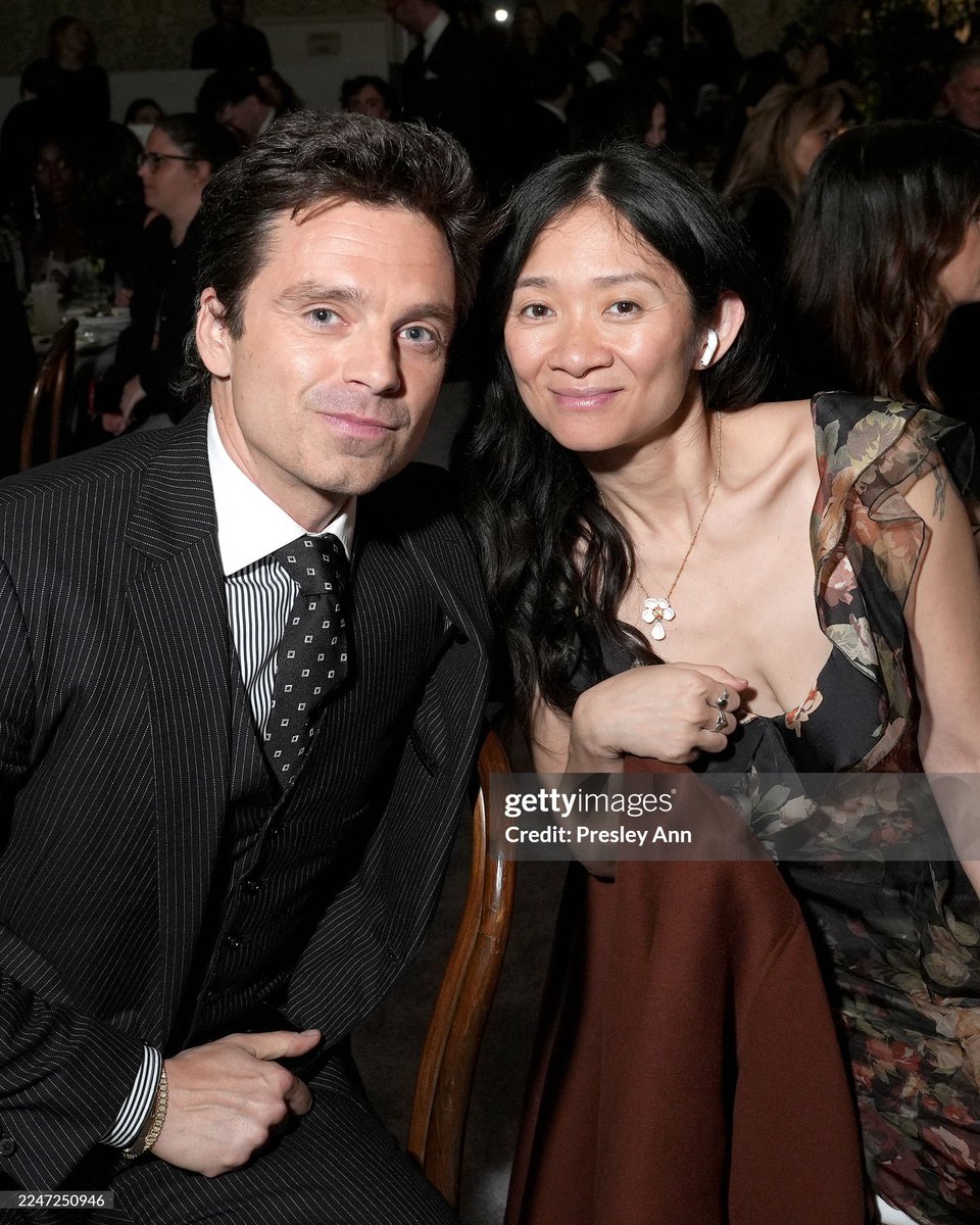 fowlerfiles's tweet image. CHLOE ANSWER THOSE EMAILS