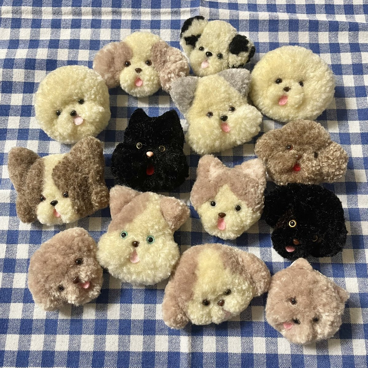 11月26〜12月7日開催の点滴堂企画展『毛皮の天使たち』に持っていく、わんわんブローチ꒰ᐡ•͈ ·̫ •͈ᐡ꒱♡

#milkypop.