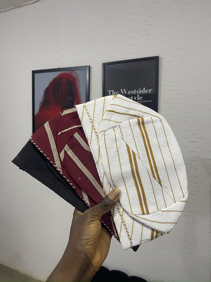 Wishing for maximum patronage on my business in the few days left before the year runs out.

I make bespoke kaftans, pants and Agbada