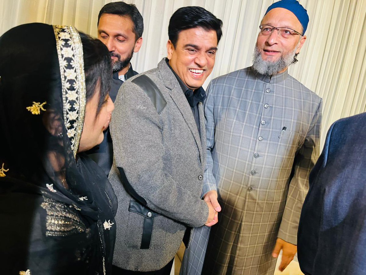 IrfanSolanki's tweet image. मरहूम मुख़्तार अंसारी साहब के छोटे बेटे उमर अंसारी के वलीमे में शरीक हुआ और जोड़ें को शादी की मुबारकबाद दी ..! @AbbasAnsari_