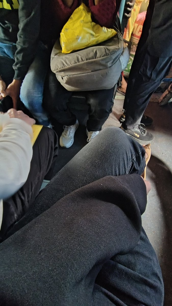 Deeptihelloww's tweet image. Life outside twitter is so difficult