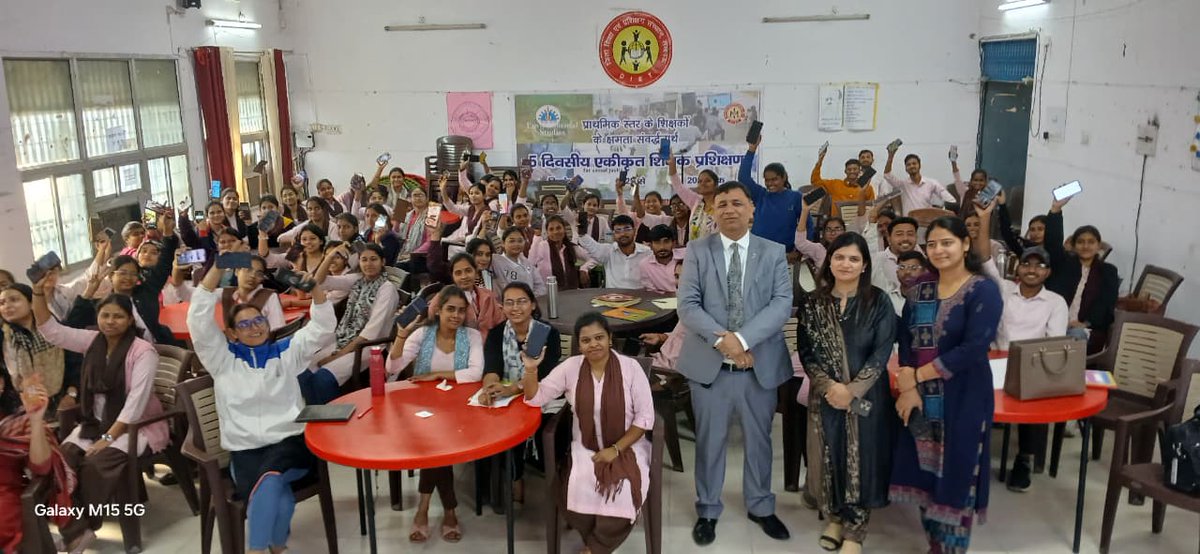 LucknowManagem3's tweet photo. AI &amp; EdTech Workshop at DIET Lucknow!

LMA organized an inspiring session on Information &amp; Technology with keynote speaker Mr. Dheeraj Mehrotra, National Awardee.

A day full of learning, interaction, and powerful insights on how AI is reshaping education. 📷📷
#LMA #DIETLucknow https://t.co/Z5lWZml26Q