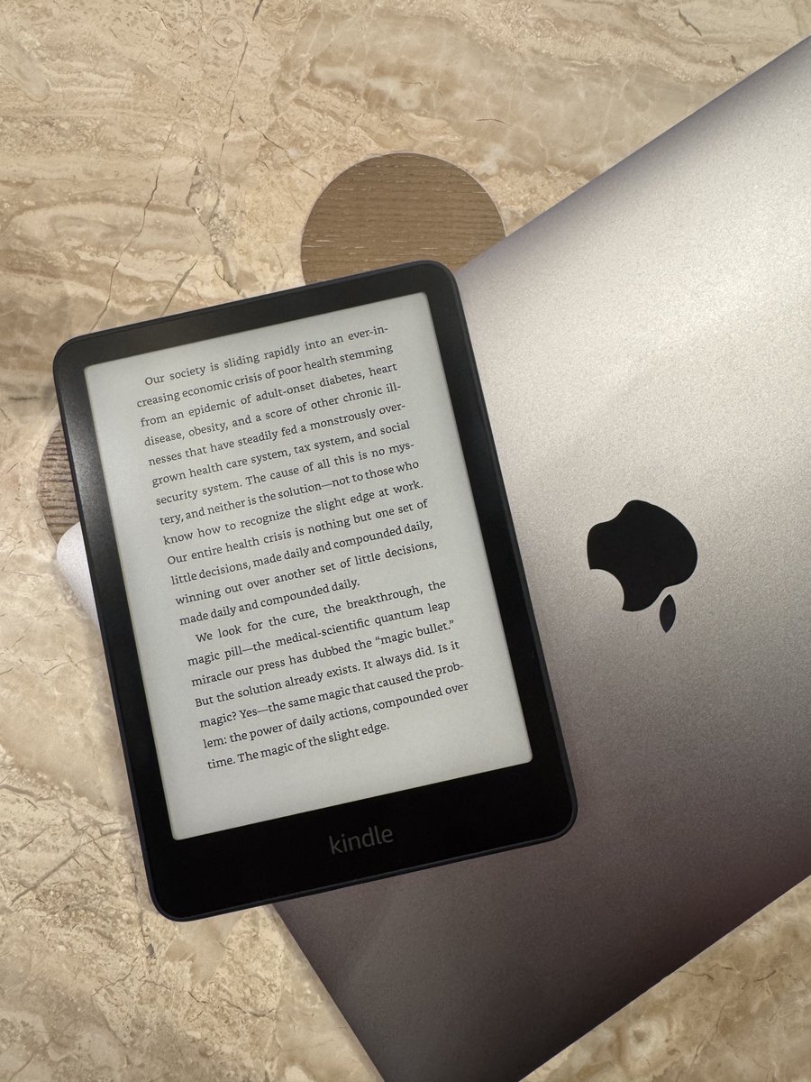 williamkast_'s tweet image. Read 1 book, and you won&apos;t notice much.

Read 10 books, and your life will change.