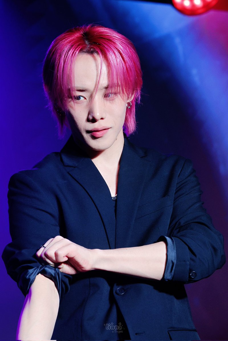 1121linna's tweet image. 20251114

🖤

#XEN #OX_N #오엑스엔 #OMEGA_X #오메가엑스 #젠