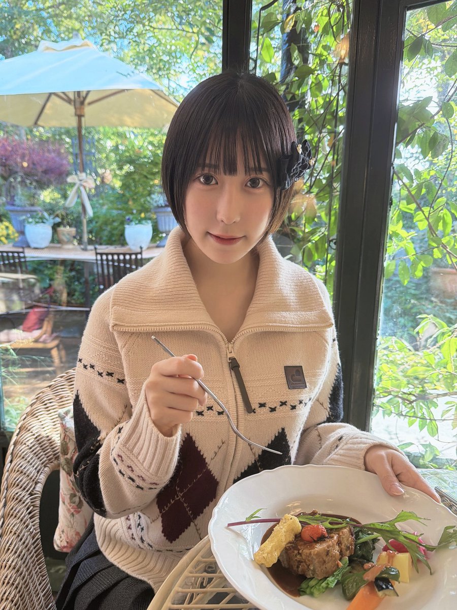 dad_coco__'s tweet image. 私だってごはん食べることもあるんです