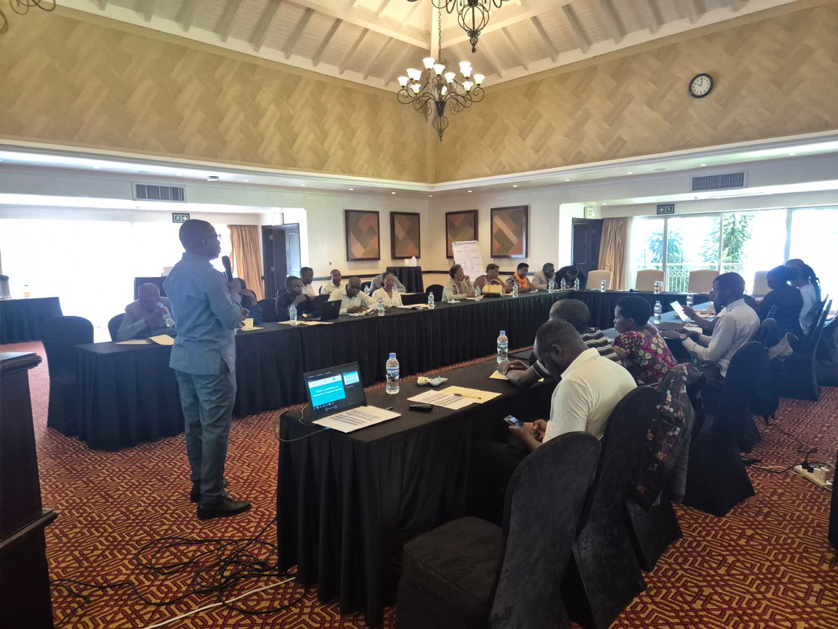 GGGI_Rwanda's tweet image. #HappeningNow in Rubavu District!

@GGGI_Rwanda is hosting a consultation workshop on Payment for Ecosystem Services (PES) under the #SFERE project.

We’re bringing together district leaders, communities &amp;amp; private sector to explore how #PES can reward efforts to protect forests,…