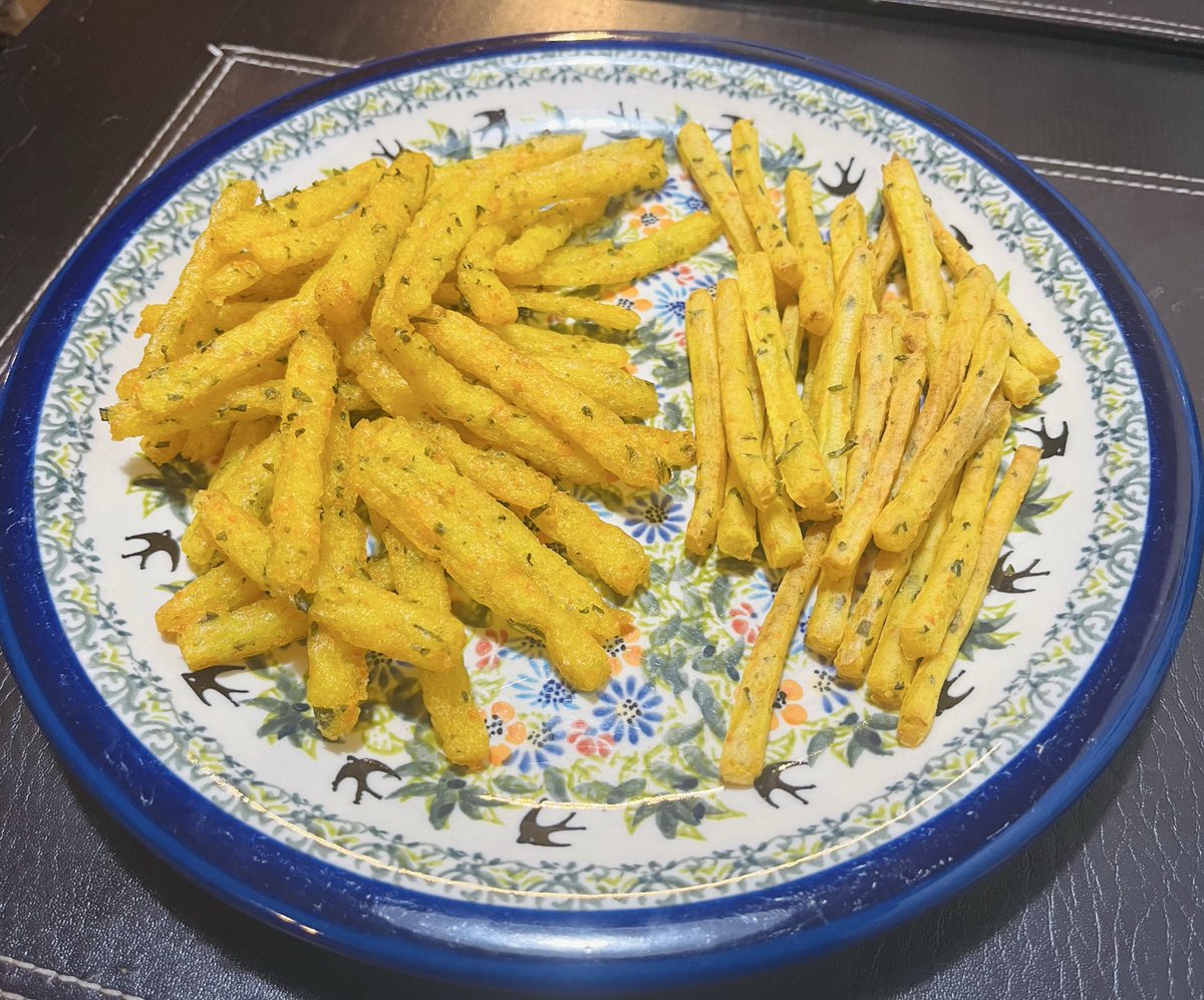 mimi_yukikoty's tweet image. 手作りじゃがりこサラダ味🥗🥔

揚げたのはサクサクで、オーブンで焼いた物はカリカリに😆風味や後味もじゃがりこの味に近かったです！✨

#じゃがりこ　#料理研究家ゆかり