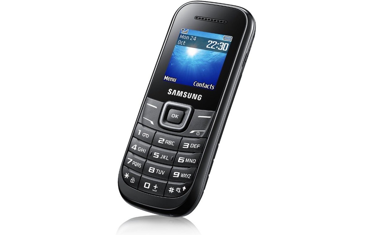 Owned this super minimal Samsung phone back in 2013/2014. Honestly used this longer than I used an android 😂