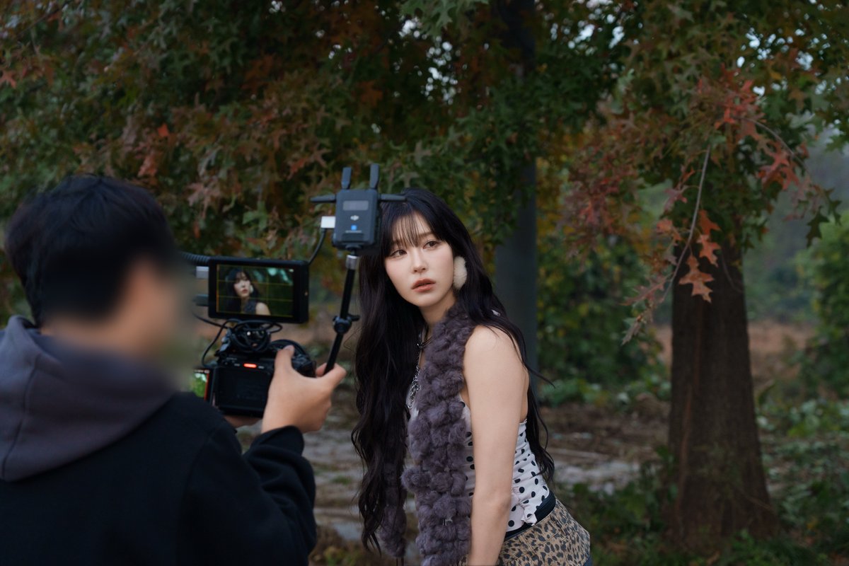 [#클라씨]
CLASS:y “Hitchhiking” BEHIND PHOTO

#HYUNGSEO #형서
#CLASSy #클라씨
#Hitchhiking #히치하이킹