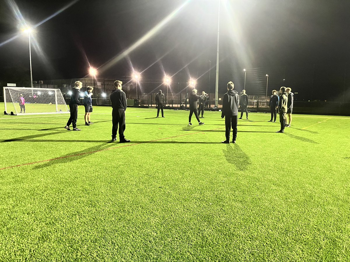 🎓 Last night took us to Great Baddow High School for our second Youth to Adult Transition Programme of the season.

We welcomed Women’s Championship Assistant Referee, Elora Hardstaff, along for the evening who supported the delivery on Communication.