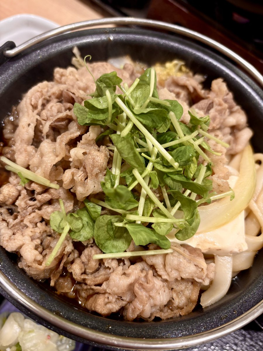 uxtupii's tweet image. 吉野家で牛すき御膳肉２倍盛りご飯大盛りで頂きました！
唐揚げととん汁付けて
満腹です！